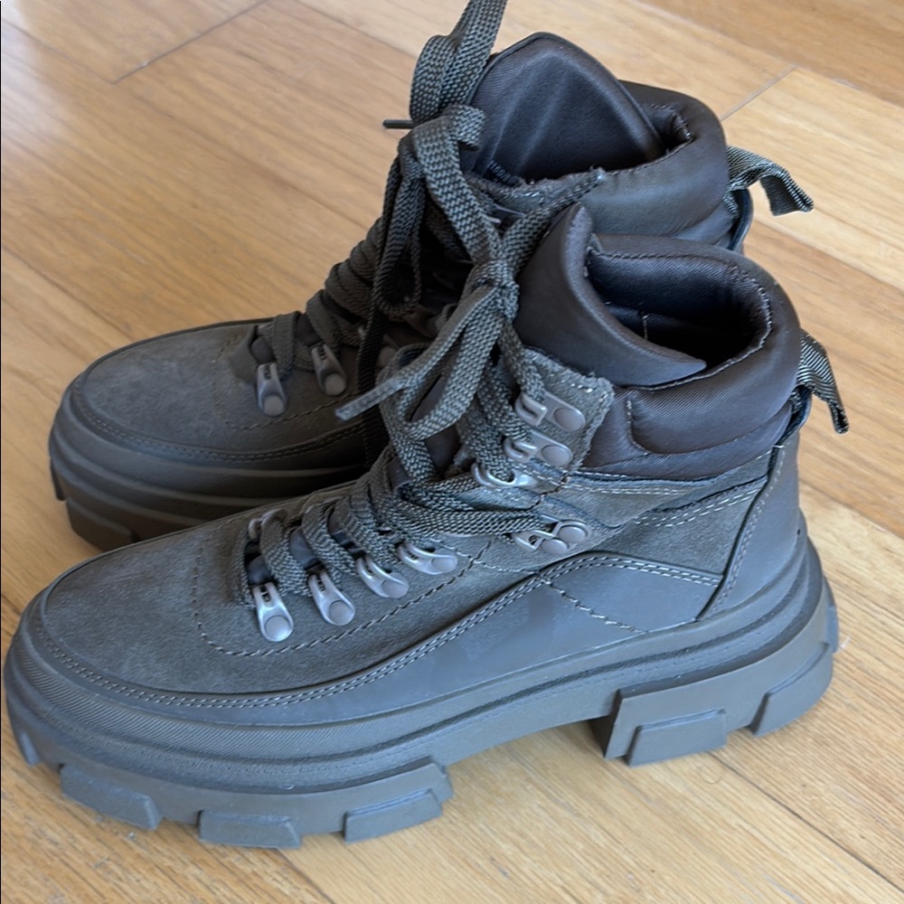 Chunky olive green Zara Lace-Up Boots